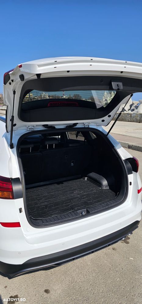 Hyundai Tucson 1.6 CRDi 4WD 7DCT Premium - 16