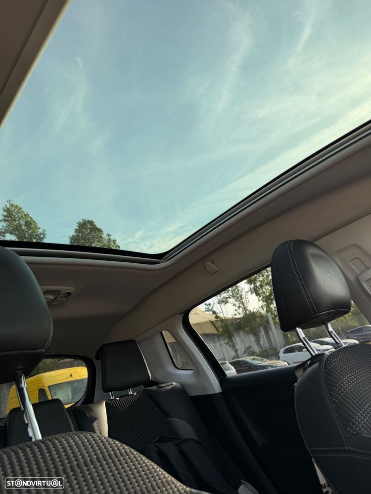 Peugeot 2008 1.6 e-HDi Allure - 3