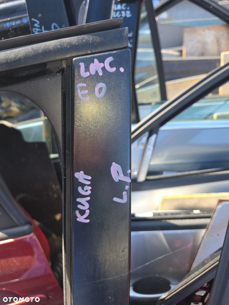 Drzwi  lewy przód  ford  kuga  mk1  w  kolorze  E 0 - 4