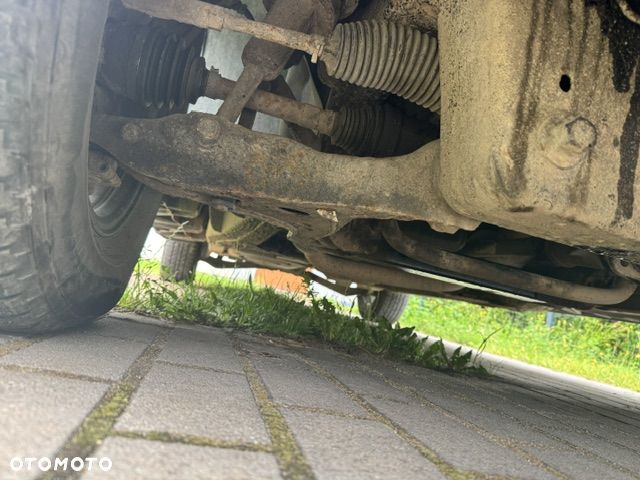 Ford Explorer - 26