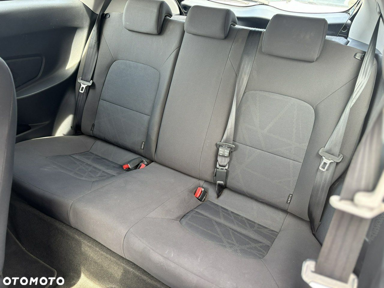 Kia Rio - 15