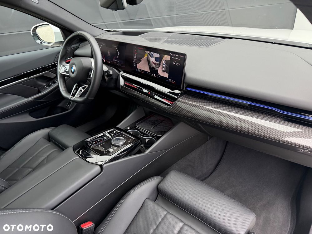 BMW Seria 5 520d xDrive Touring - 37