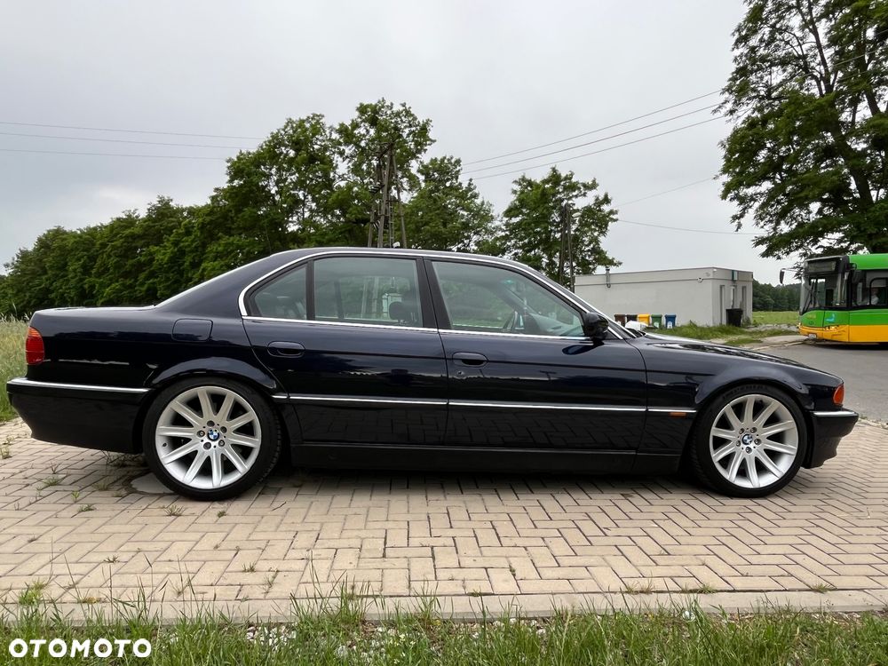 BMW Seria 7 - 10
