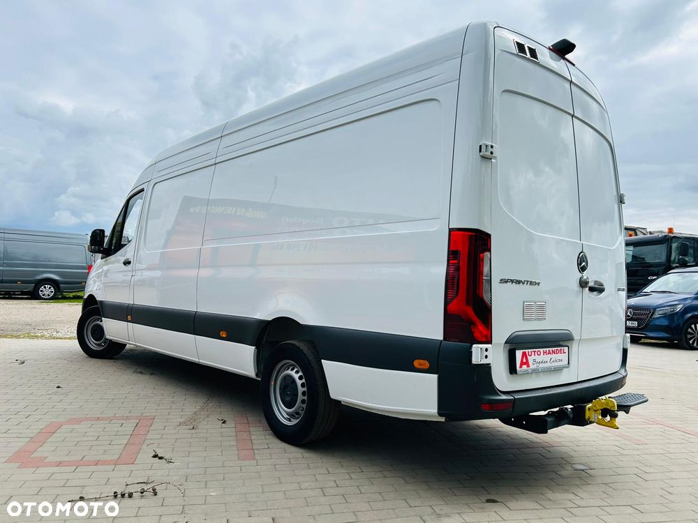 Mercedes-Benz Sprinter - 9