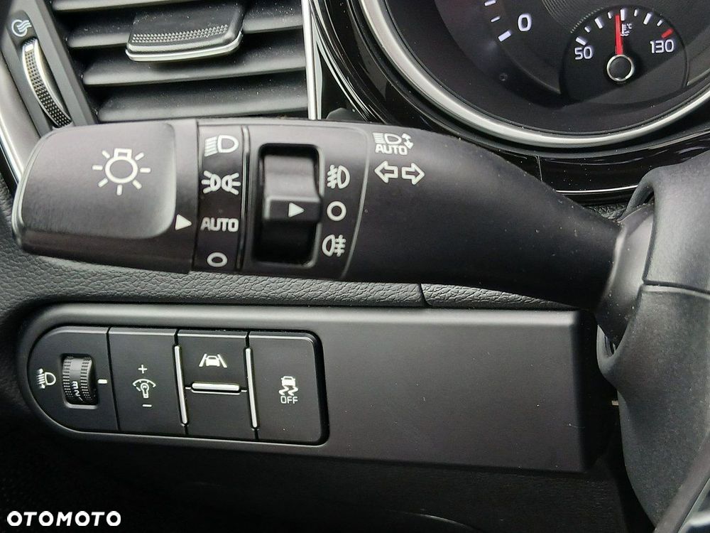 Kia Ceed - 31