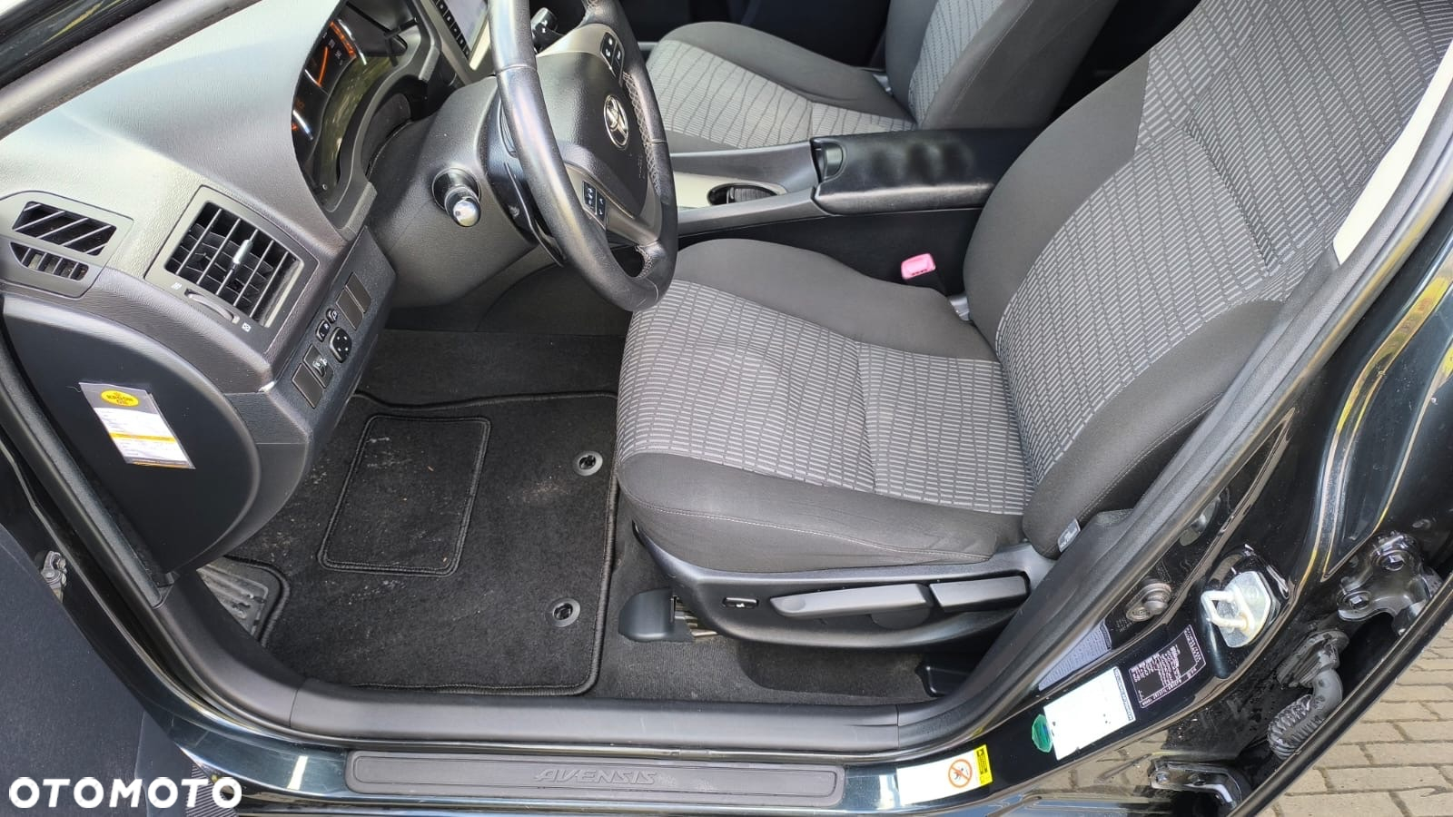 Toyota Avensis 1.8 Business Edition MS - 17