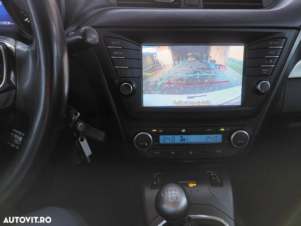 Toyota Avensis 2.0 D-4D Elegance - 9