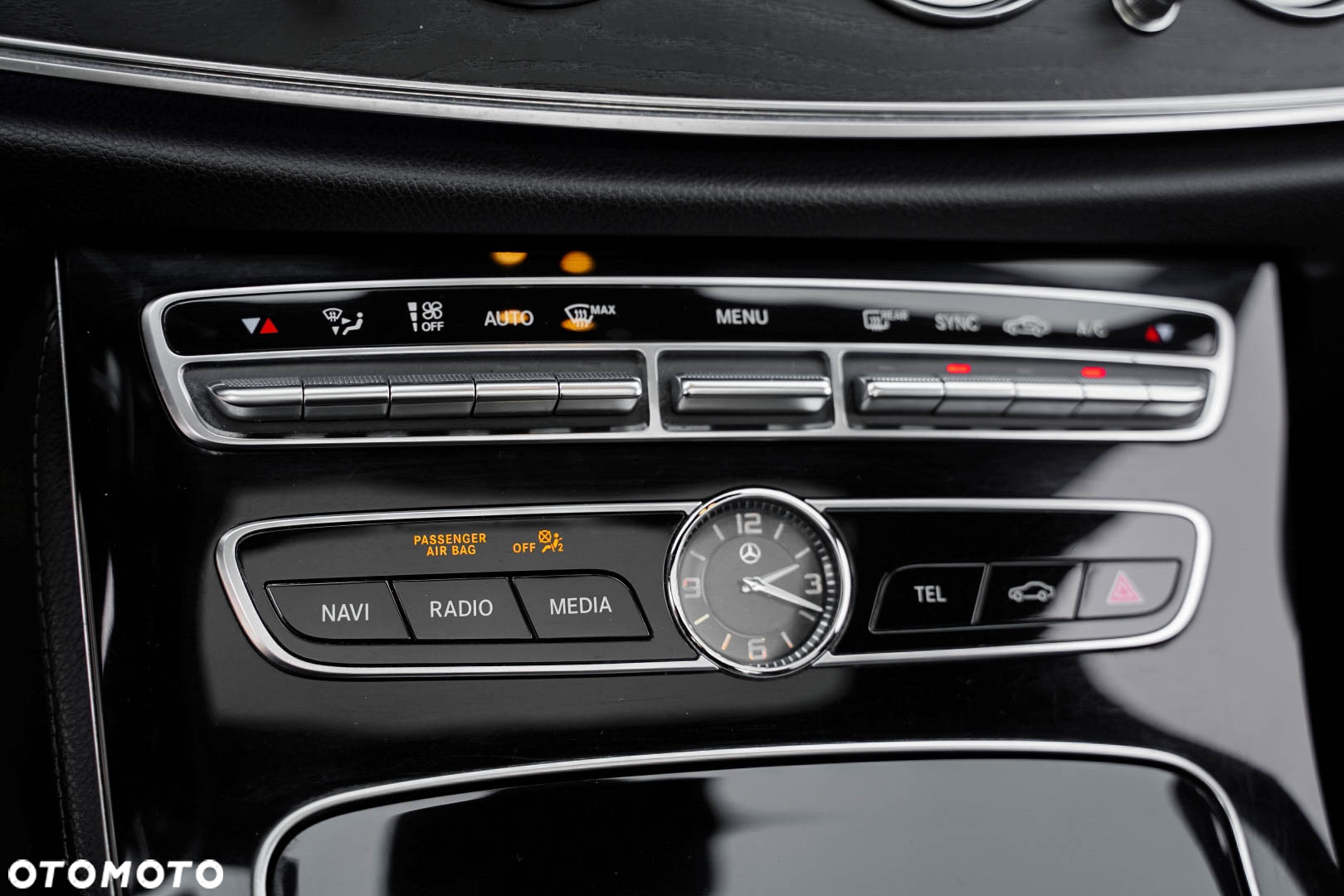 Mercedes-Benz Klasa E 220 d 9G-TRONIC - 21
