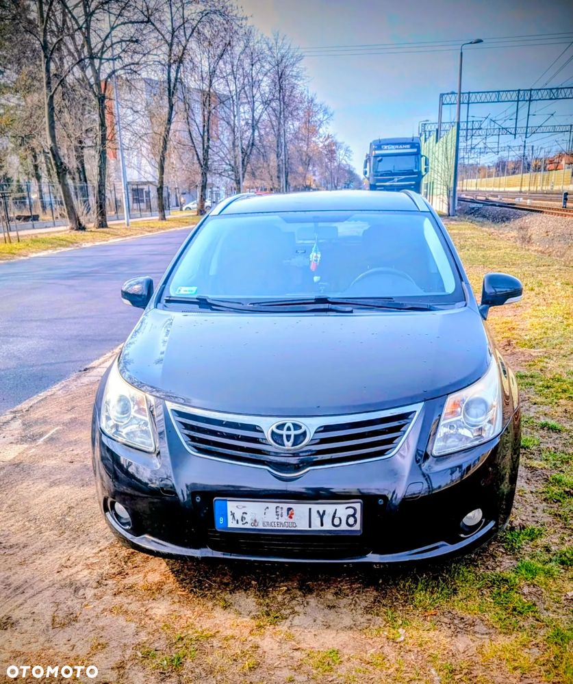 Toyota Avensis 2.0 D-4D Sol Premium - 1