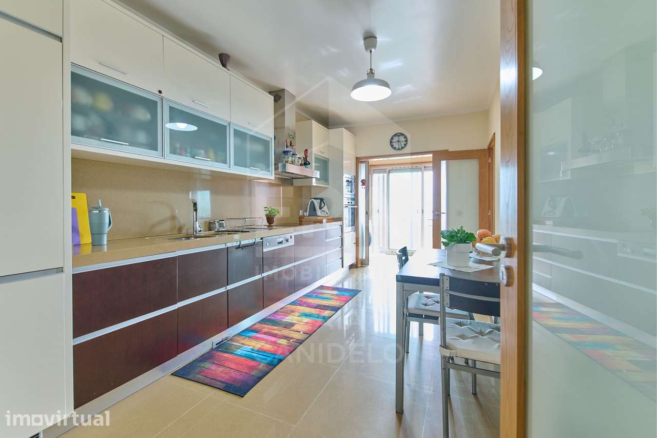Apartamento T2 em Lavra, a poucos metros da praia - Grande imagem: 4/18