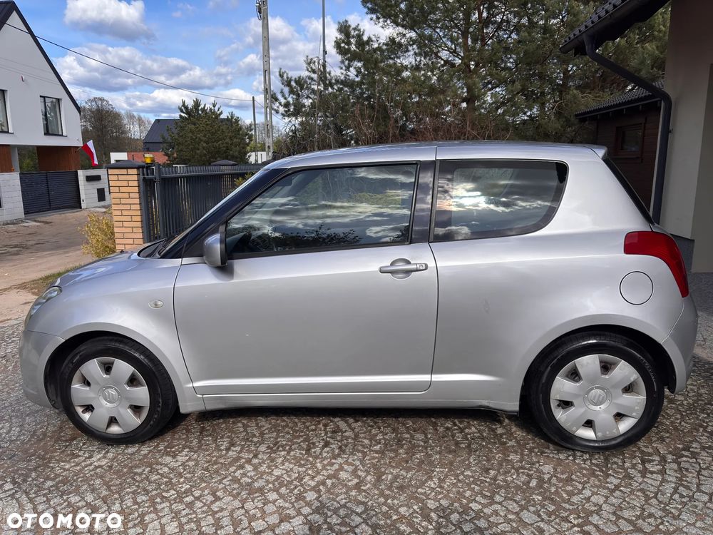 Suzuki Swift - 3