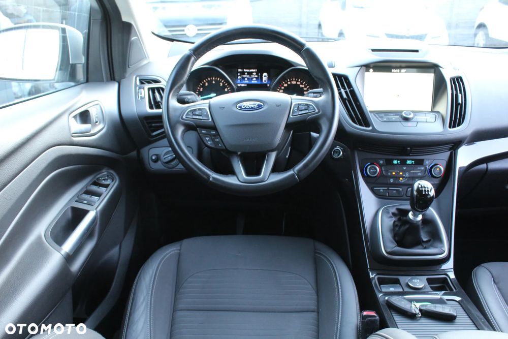 Ford Kuga 1.5 EcoBoost 2x4 Titanium - 21