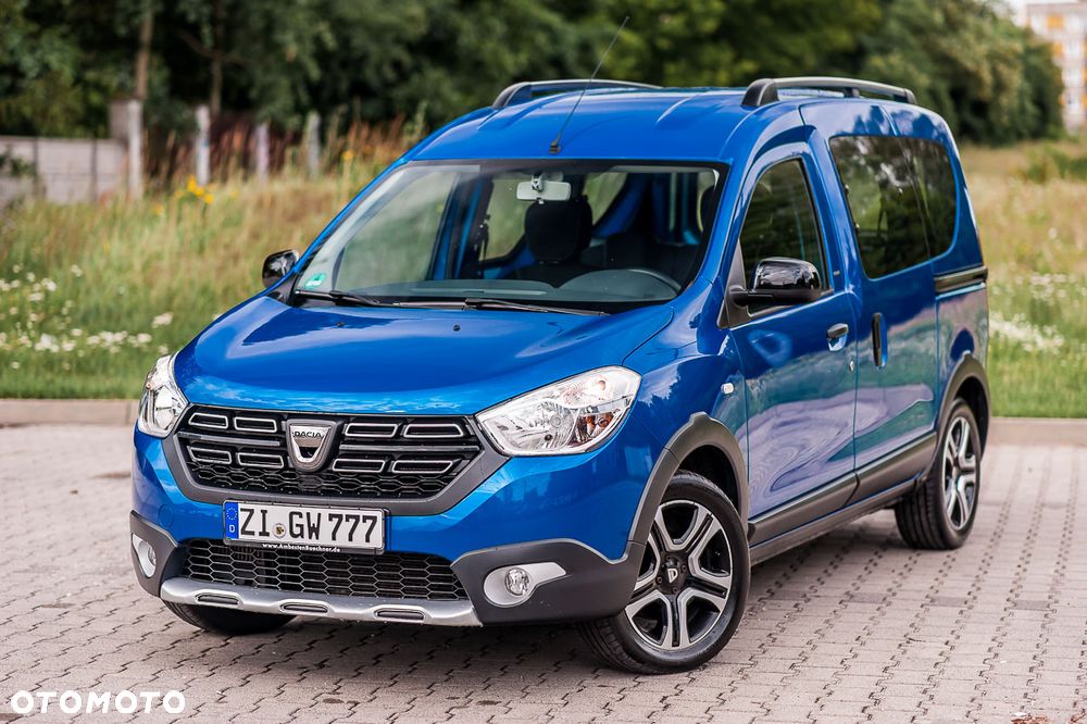 Dacia Dokker TCe 115 Stepway Celebration - 1
