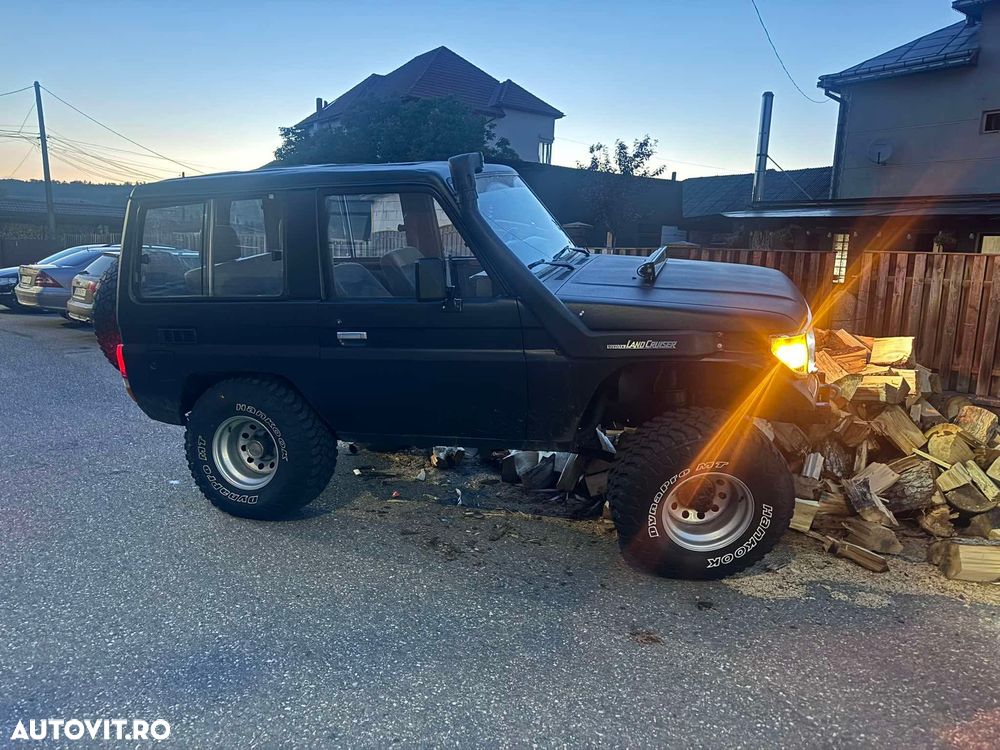 Toyota Land Cruiser - 5