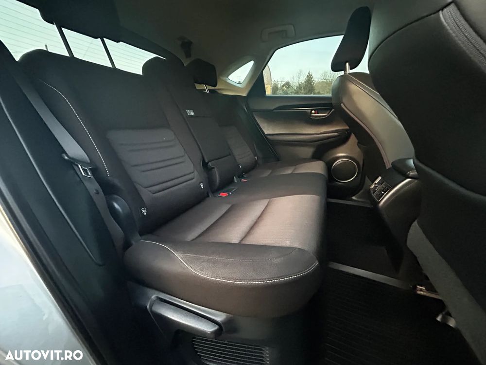 Lexus Seria NX 300h E-FOUR - 16