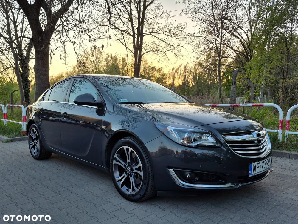 Opel Insignia 2.0 T Cosmo 4x4 S&S - 9
