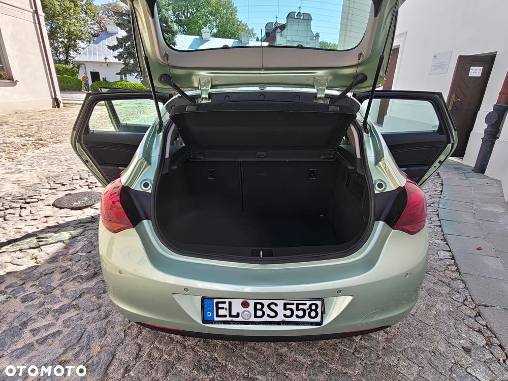 Opel Astra 1.6 Cosmo - 24