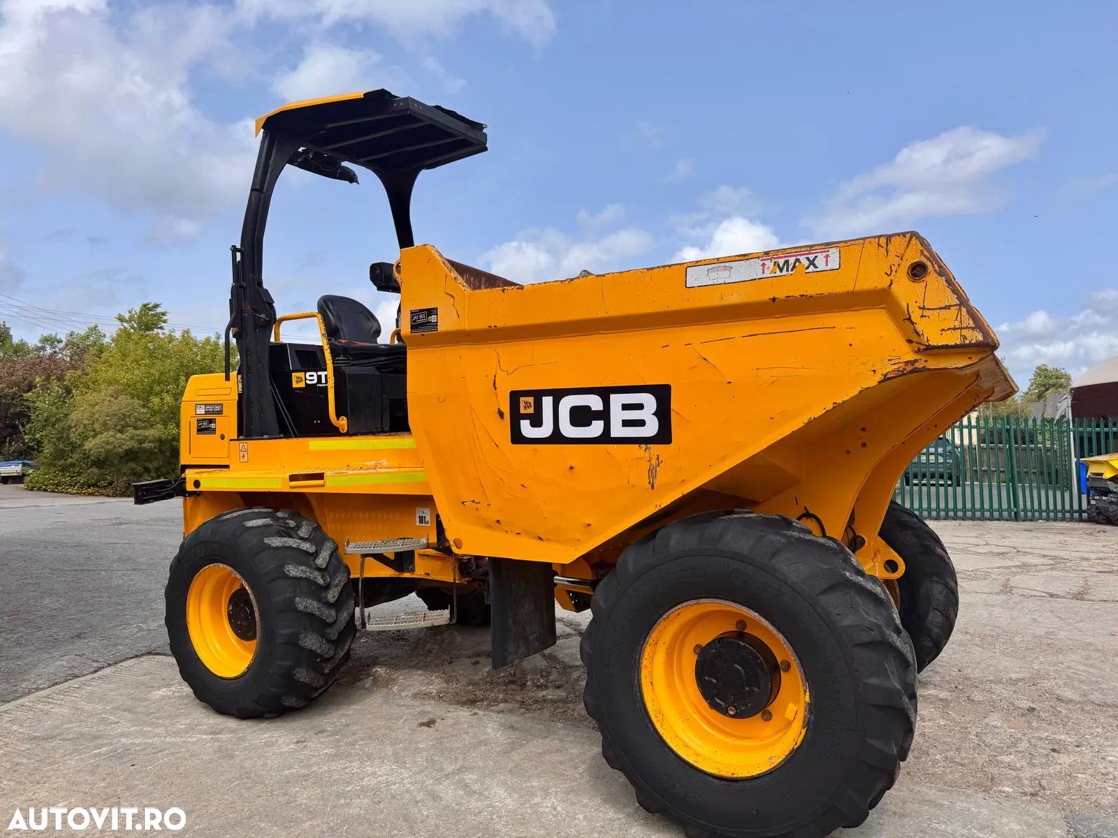 JCB 9 TFT - 1