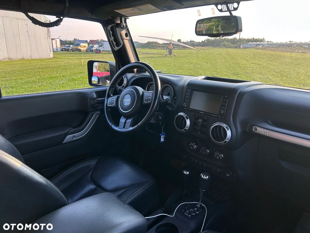 Jeep Wrangler 3.6 Unlim Sahara - 20