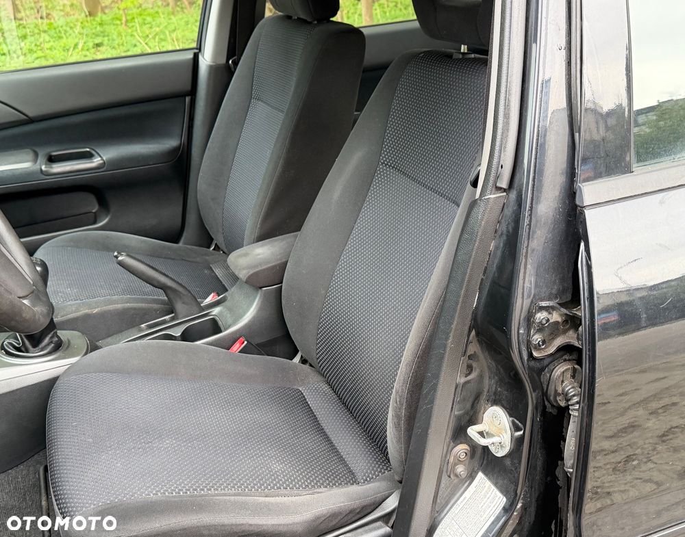 Mitsubishi Lancer - 10
