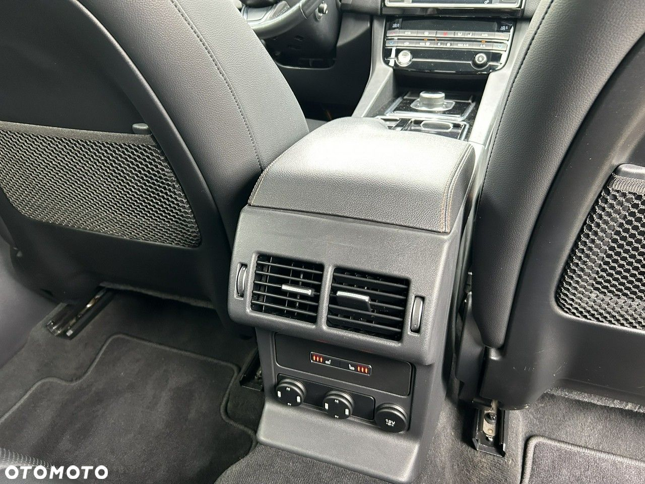 Jaguar F-Pace 2.0 i4P AWD Prestige - 27