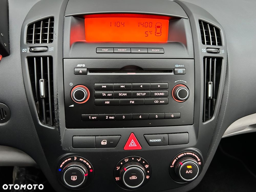 Kia Ceed - 30