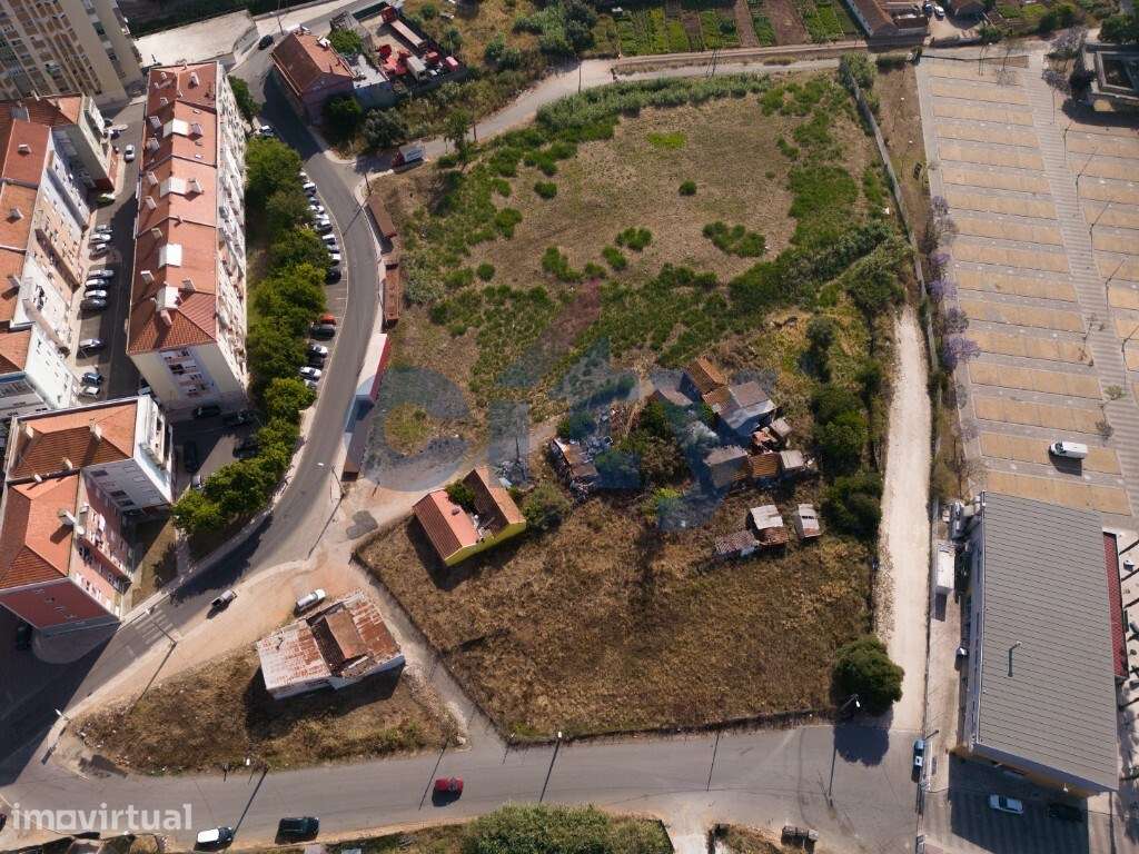 Terreno urbano com 2.200m2 em Odivelas, junto com os terrenos ao la... - Grande imagem: 5/20