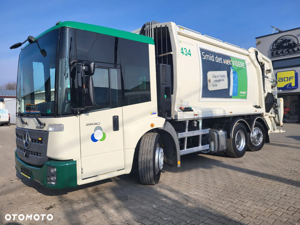 Mercedes-Benz Econic 2630
