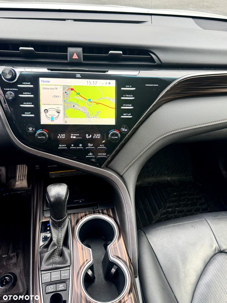 Toyota Camry Executive - 8