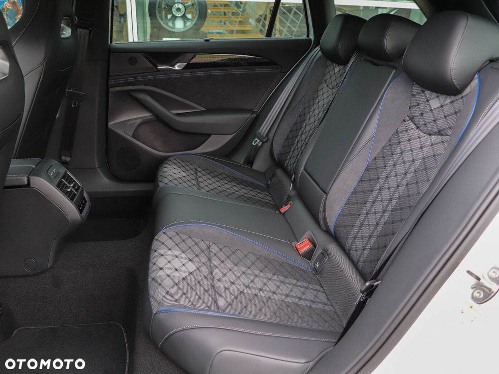 Volkswagen Passat - 17