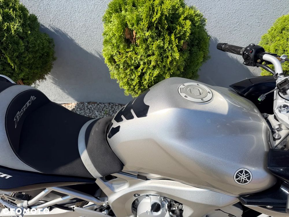 Yamaha FZ - 22