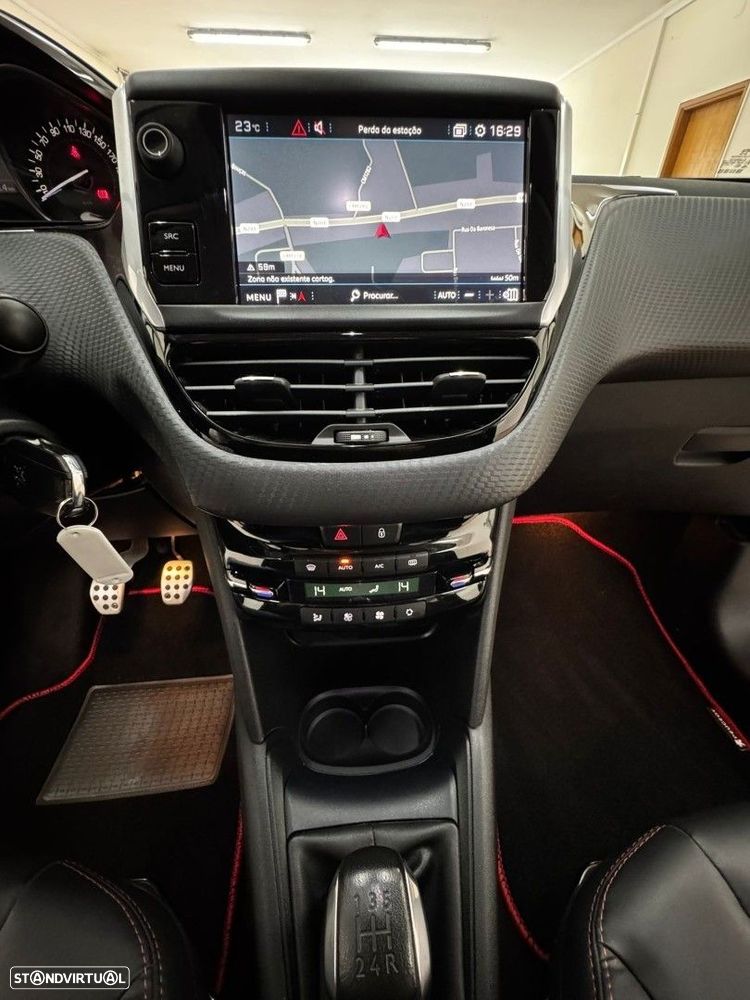 Peugeot 208 1.2 PureTech GT Line - 21