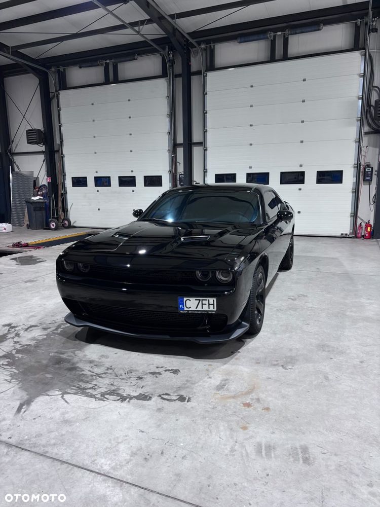 Dodge Challenger - 2