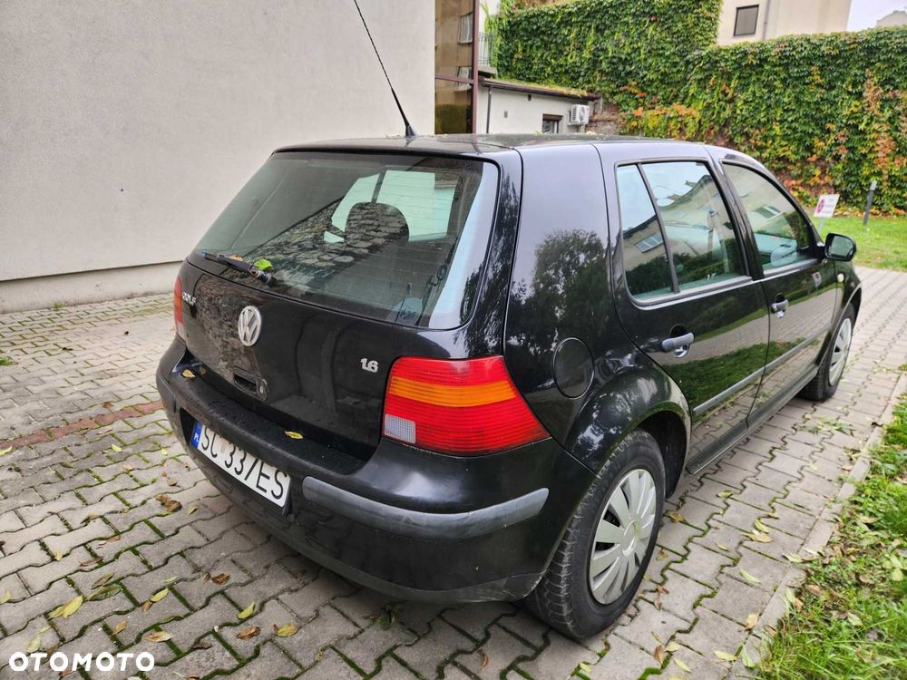 Volkswagen Golf - 6