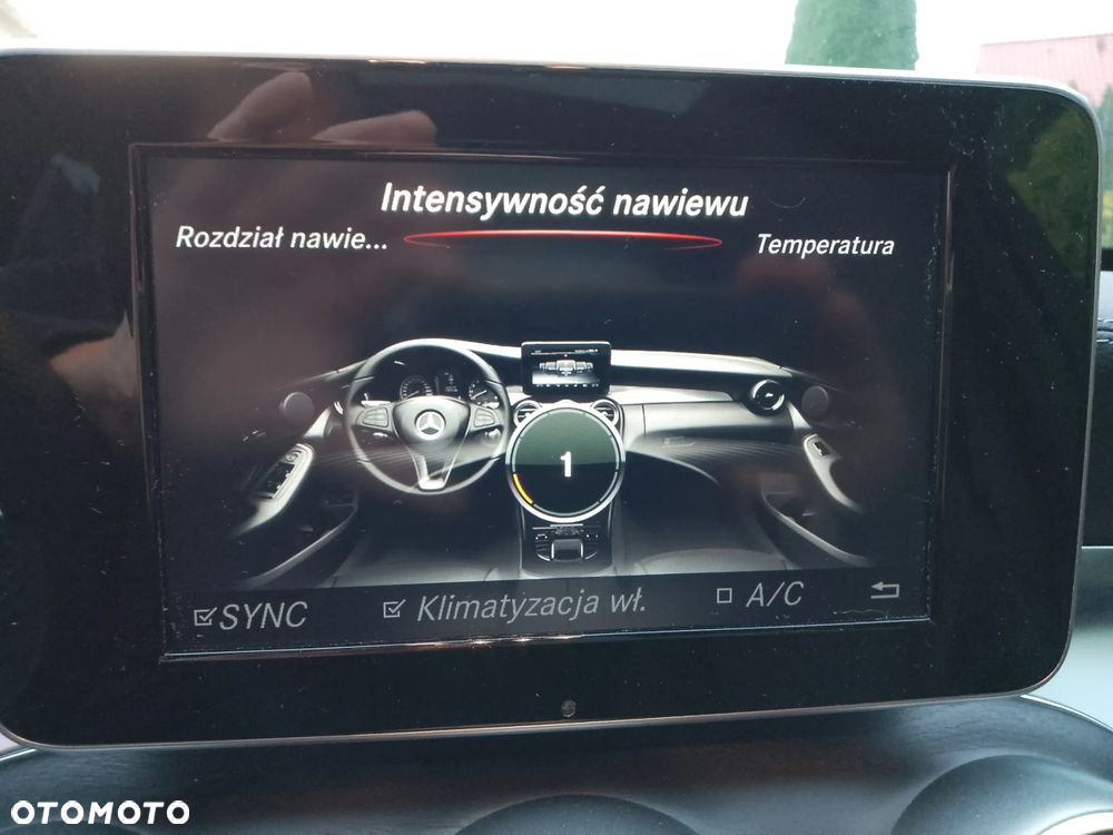 Mercedes-Benz Klasa C 200 4-Matic 7G-TRONIC - 37
