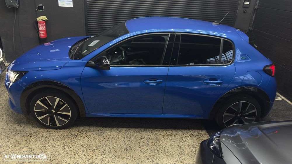 Peugeot e-208 GT - 14