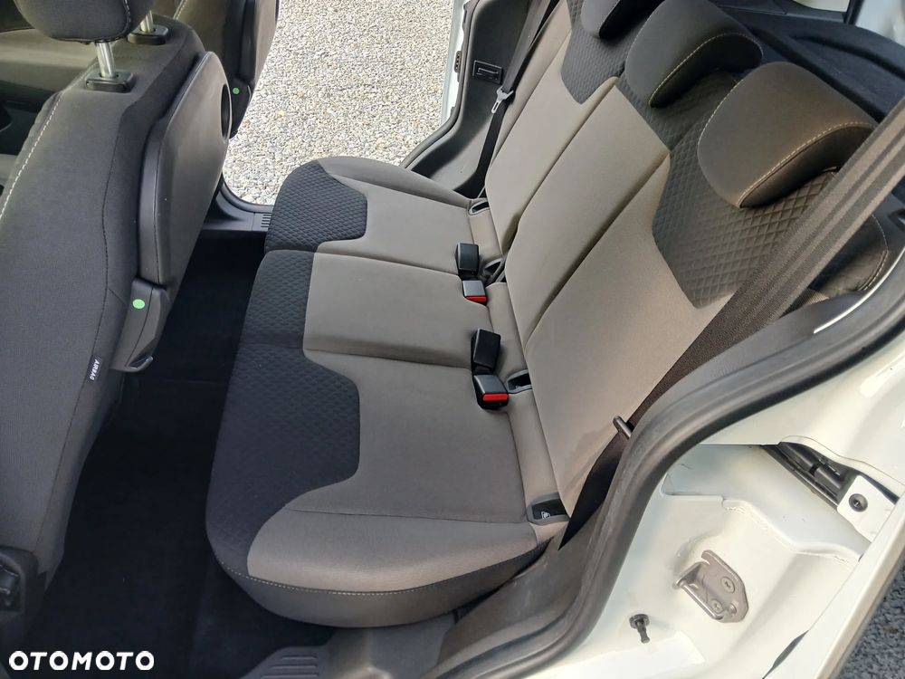 Ford Tourneo Courier 1.5 TDCi Trend - 24