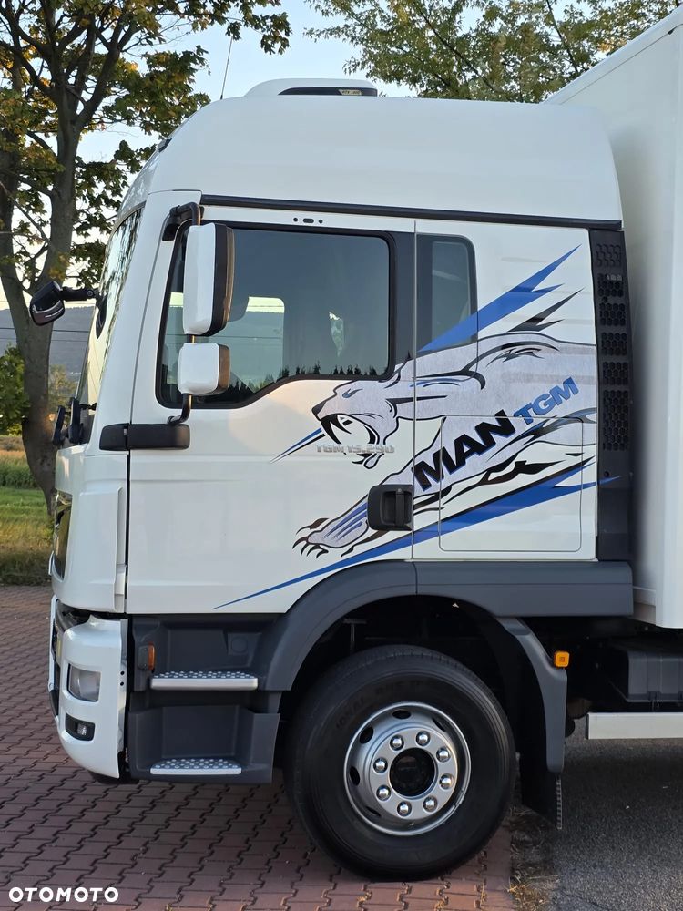 MAN TGM 15.290 / TGL / KONTENER / IZOTERMA / WINDA / KLIMA POSTOJOWA / 2019R / EURO 6 / PEŁEN SERWIS /  8200KG ŁADOWNOŚĆ  / SPROWADZONY / ZADBANY / JAK NOWY /  KSIĄŻKA SERWISOWA / E6 / 18 PALET - 26