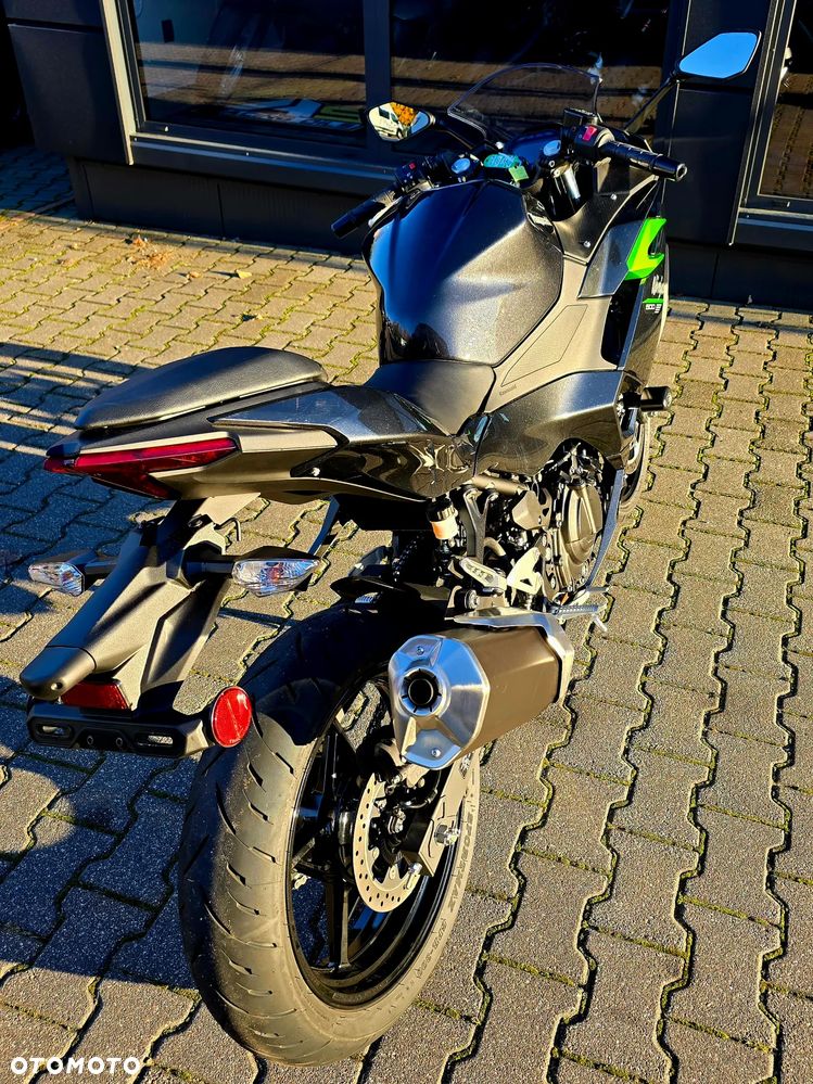 Kawasaki Ninja - 16