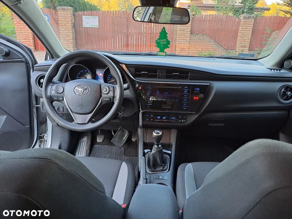 Toyota Auris - 18