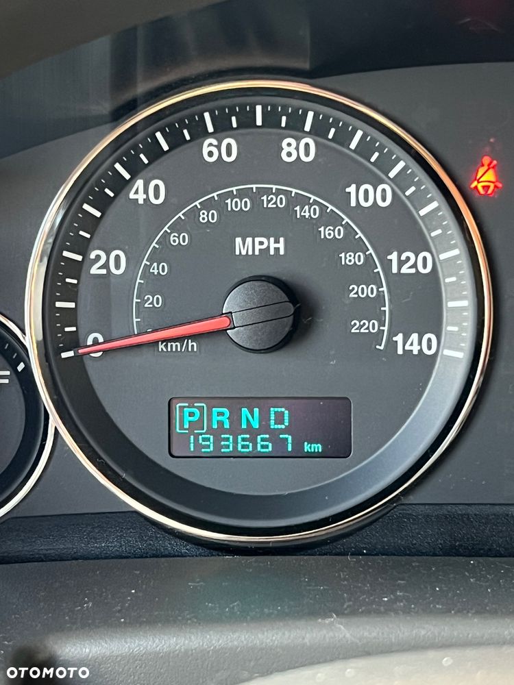 Jeep Commander 3.7 V6 - 9