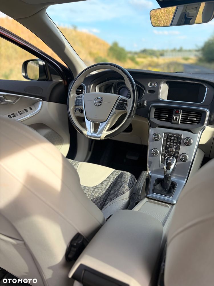 Volvo V40 Cross Country T3 Drive-E Momentum - 7