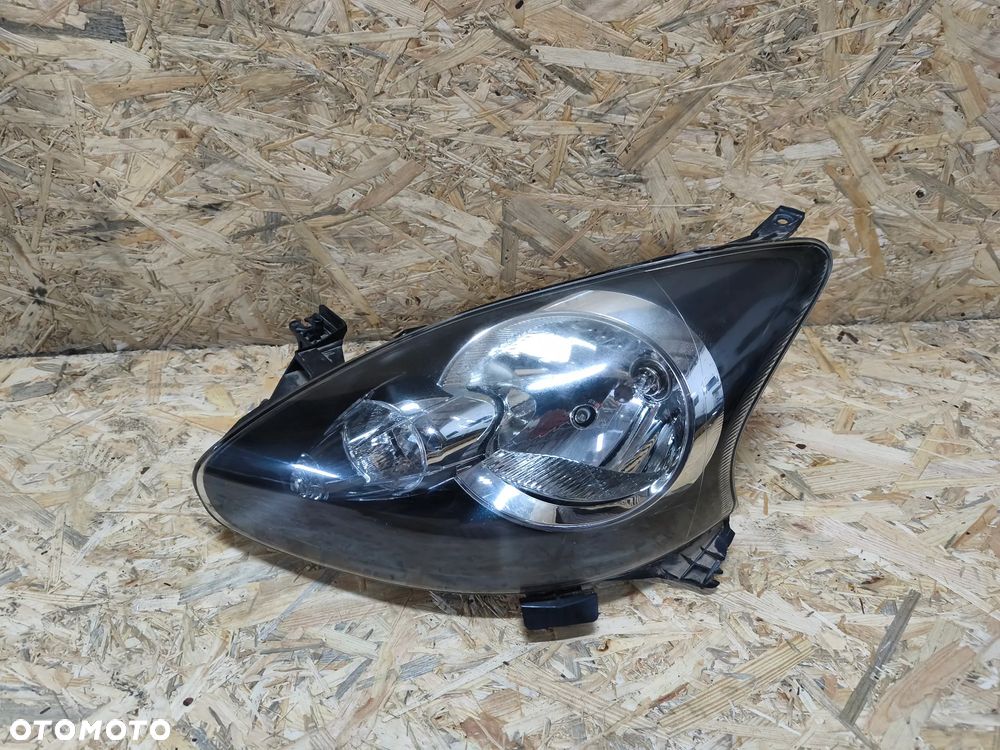 LAMPA PRZÓD PRZEDNIA LEWA TOYOTA AYGO I - 1
