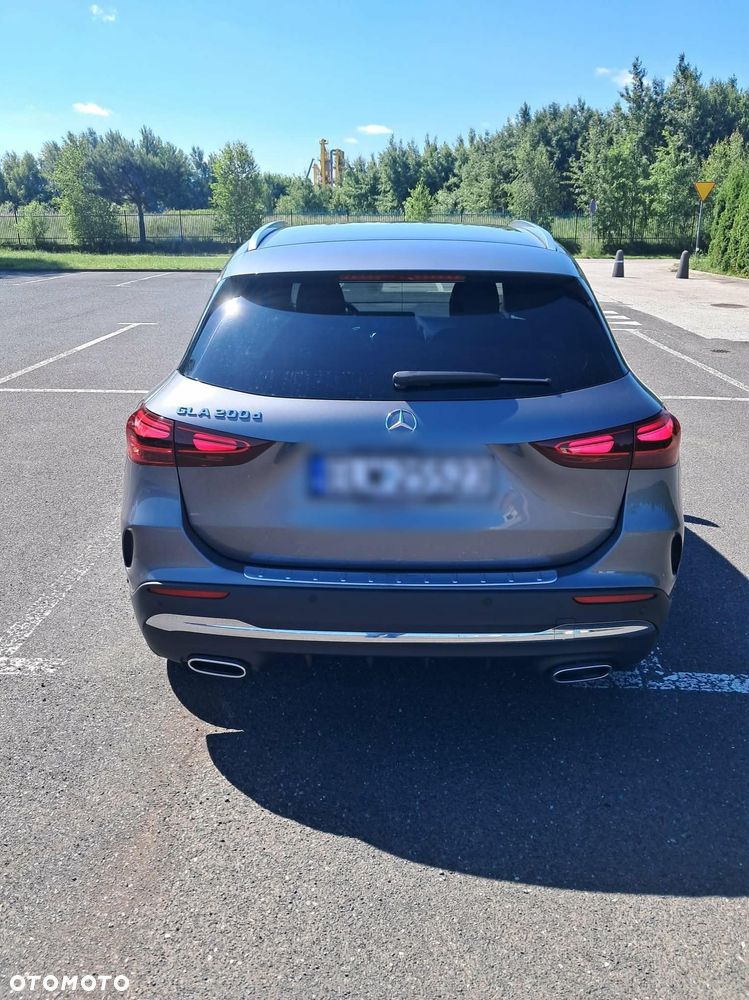 Mercedes-Benz GLA 200 d AMG Line - 16