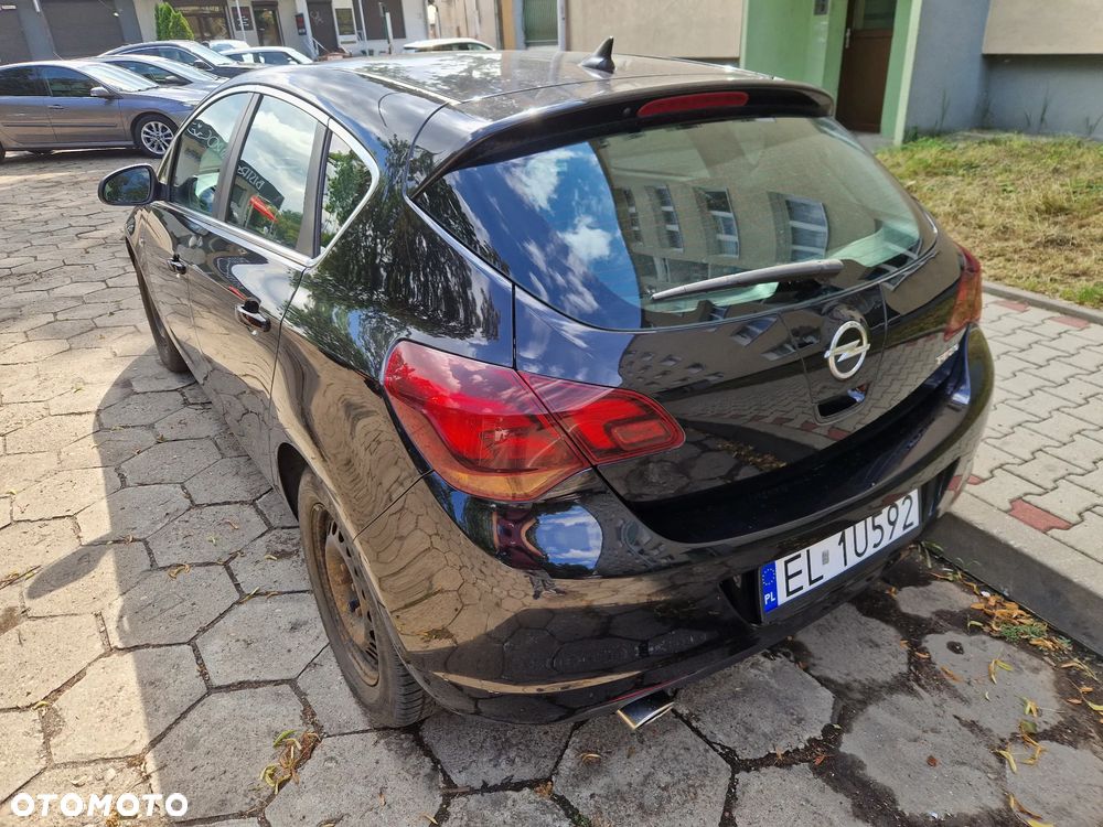 Opel Astra 1.6 T Cosmo - 10