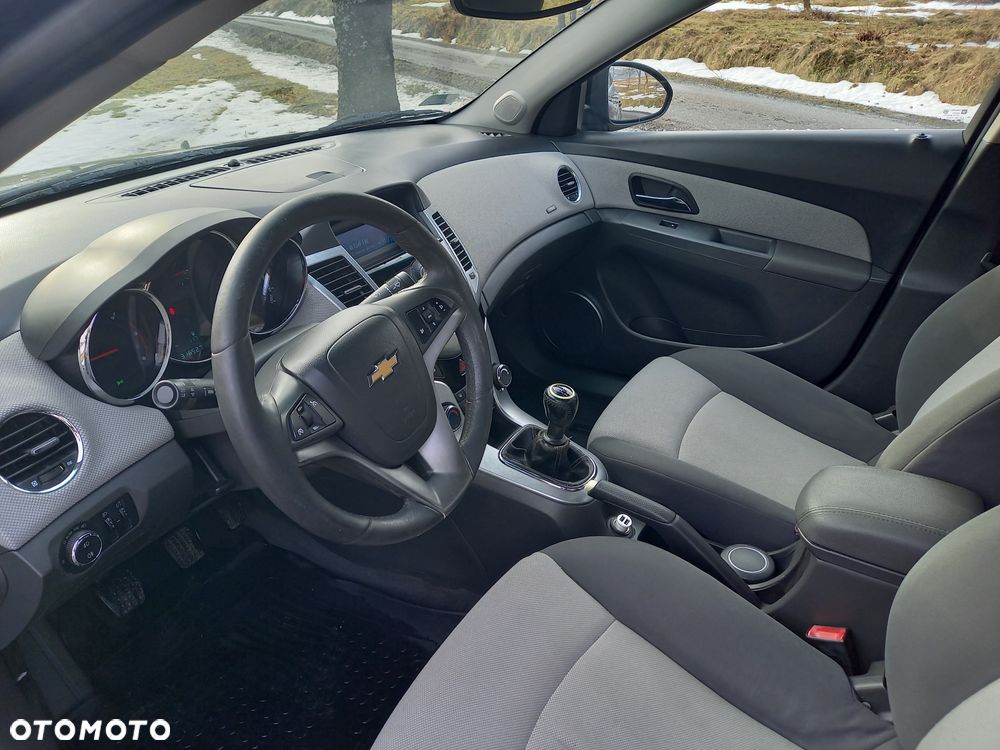 Chevrolet Cruze - 12