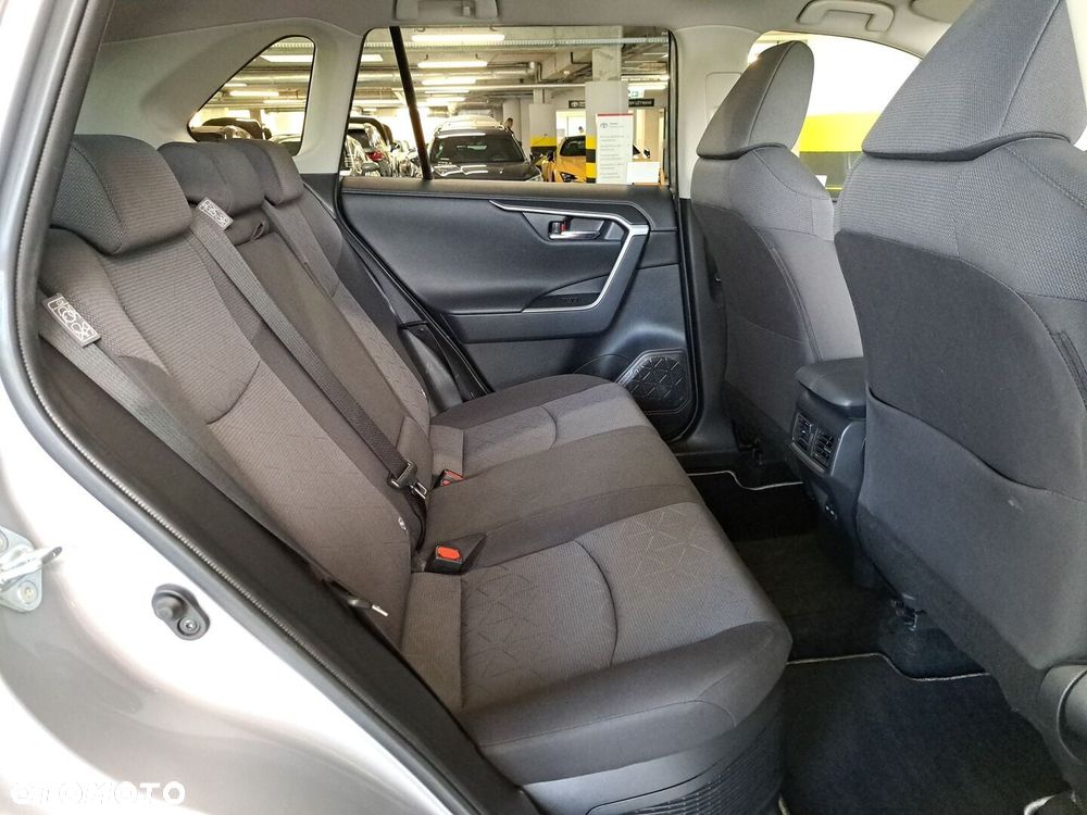 Toyota RAV4 - 13