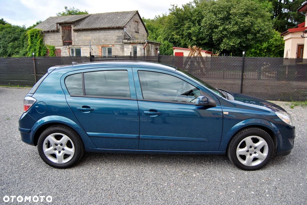 Opel Astra 1.6 Enjoy - 19