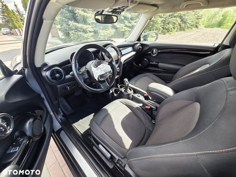 MINI Countryman Cooper Essential Trim - 9