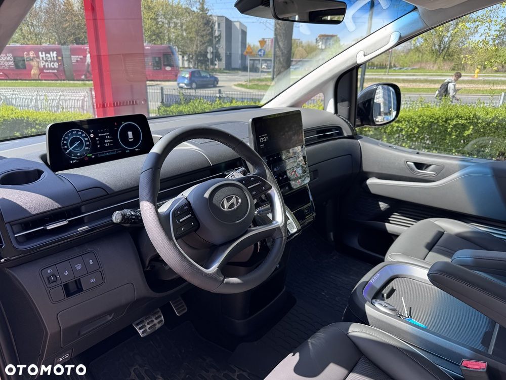 Hyundai Staria 1.6 T-GDI HEV Luxury - 8